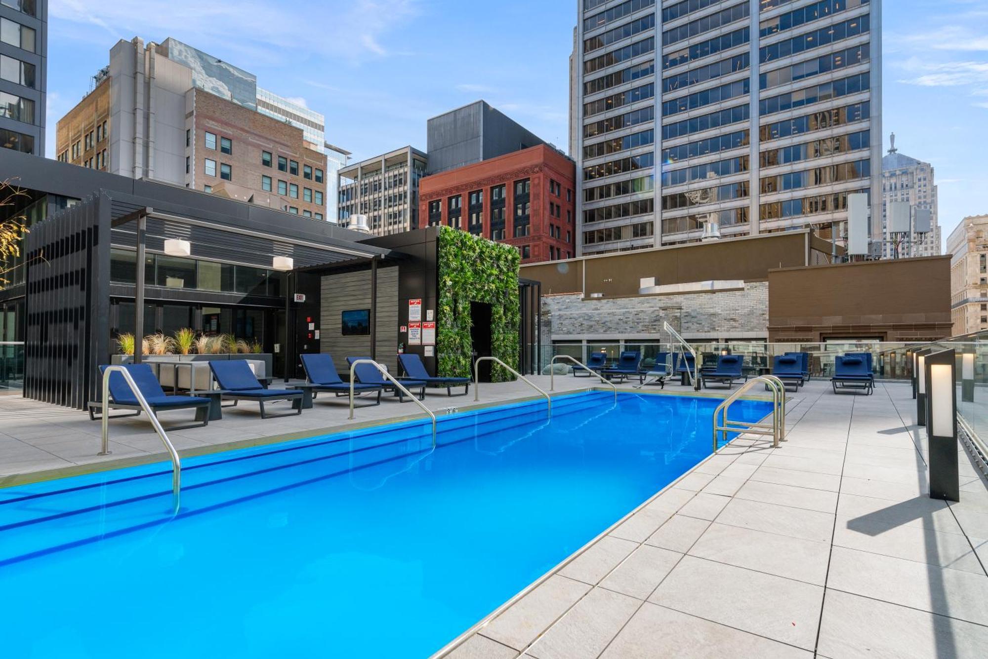 Experience Downtown Chicago At Millennium - Luxury Apartments In The Loop Luaran gambar