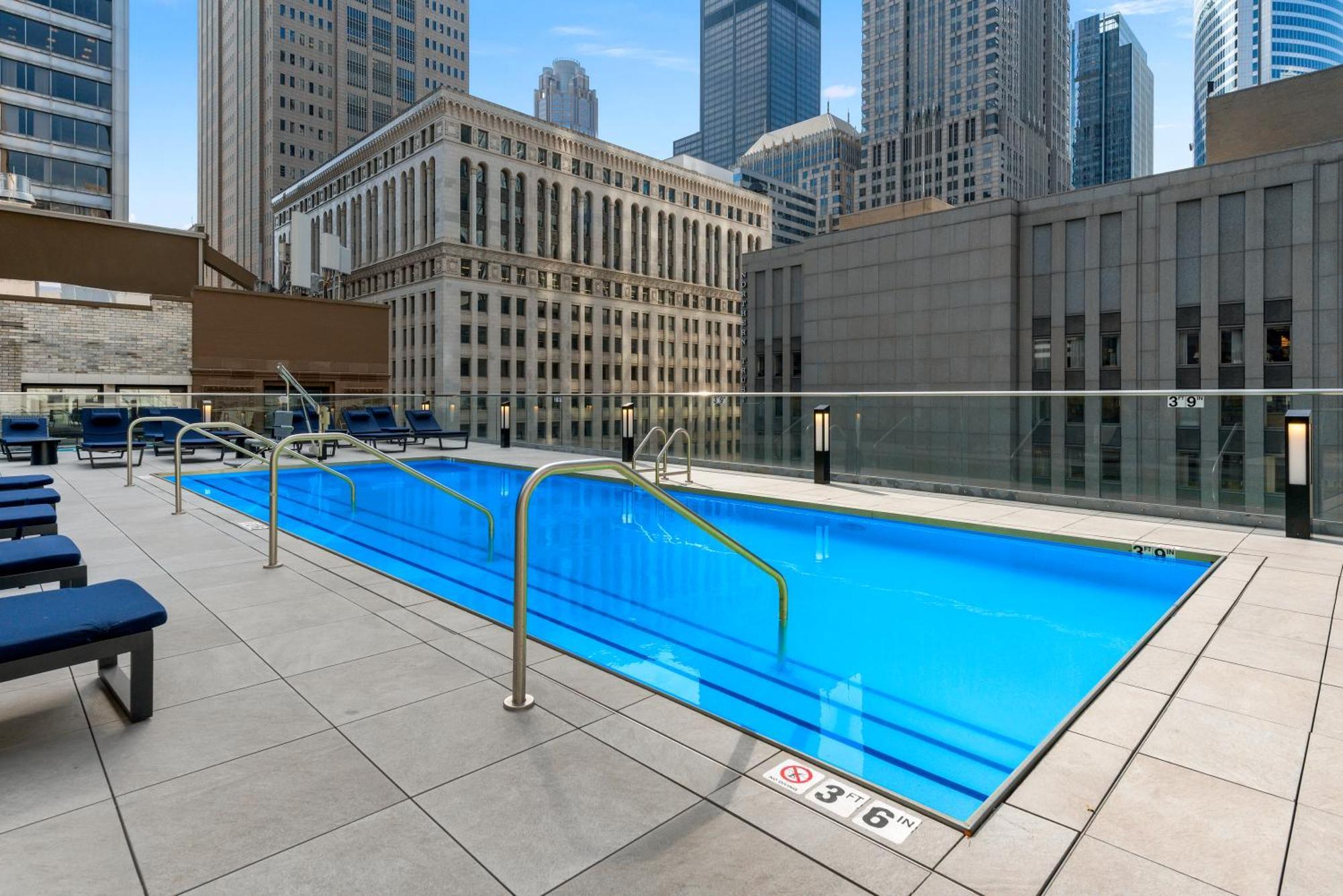 Experience Downtown Chicago At Millennium - Luxury Apartments In The Loop Luaran gambar